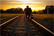 پایانی بر آدم های تمام شده، با ادبیاتی تکراری